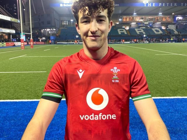 Elis Price becomes the latest international